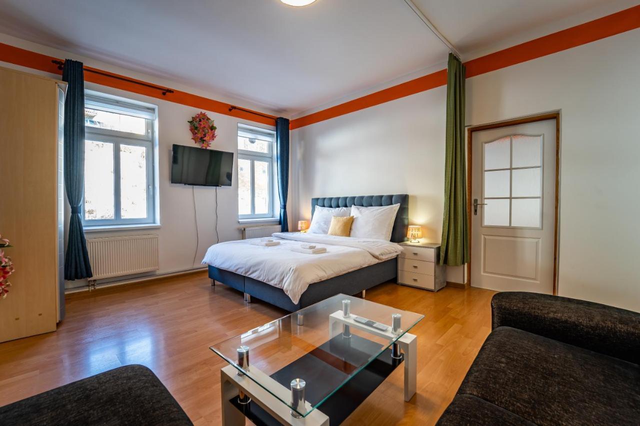 יאסימוב Tuan Long Apartments מראה חיצוני תמונה