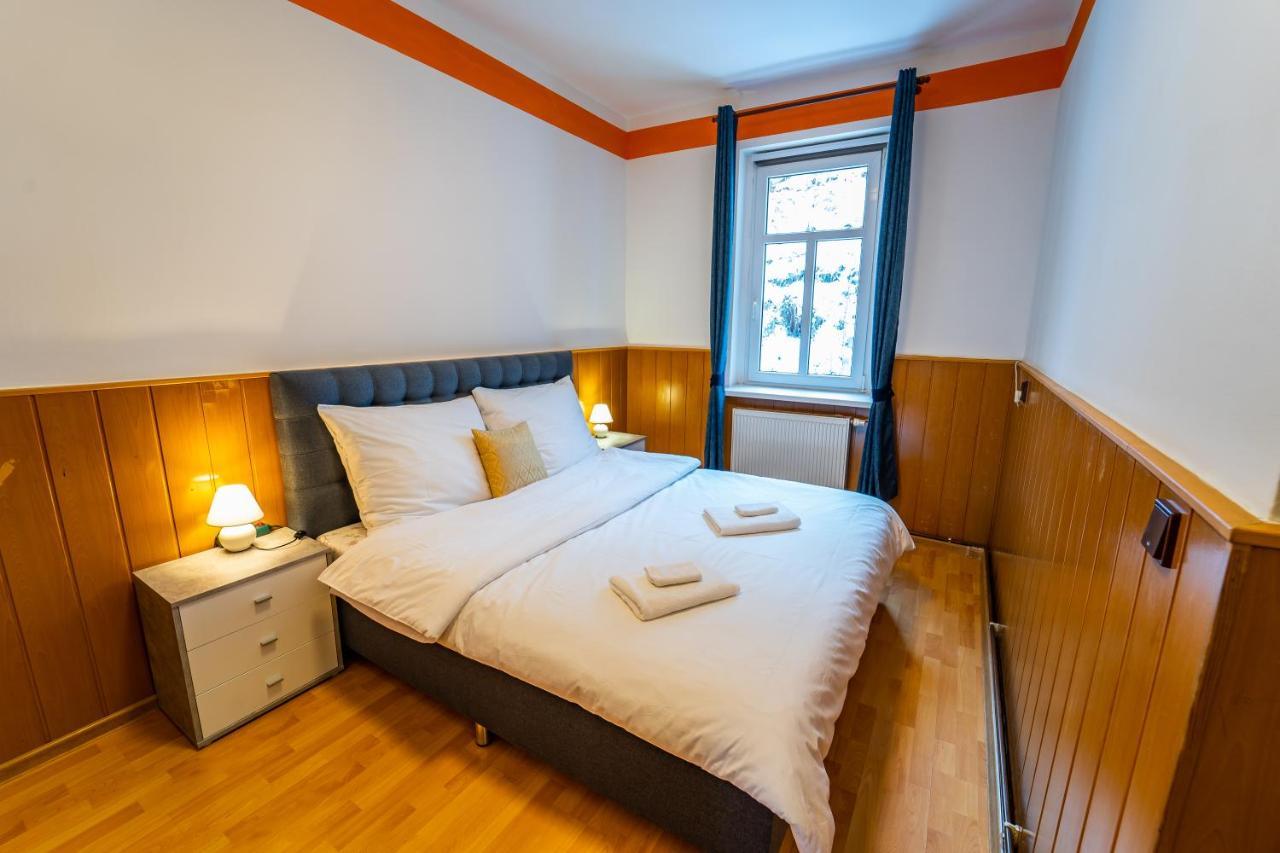 יאסימוב Tuan Long Apartments מראה חיצוני תמונה